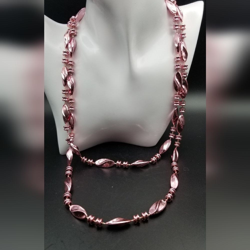 Pink metallic barbie core beaded necklace N427
